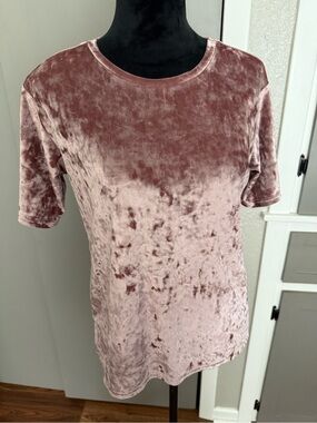 Kensie Crushed Velvet Short Sleeve Tee in Dusty Rose